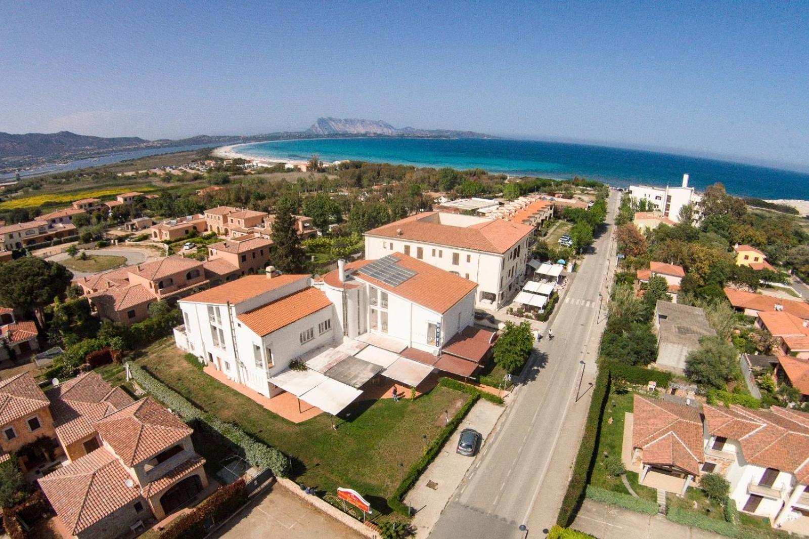 Hotel Al Faro , La Cinta ,san Teodoro *