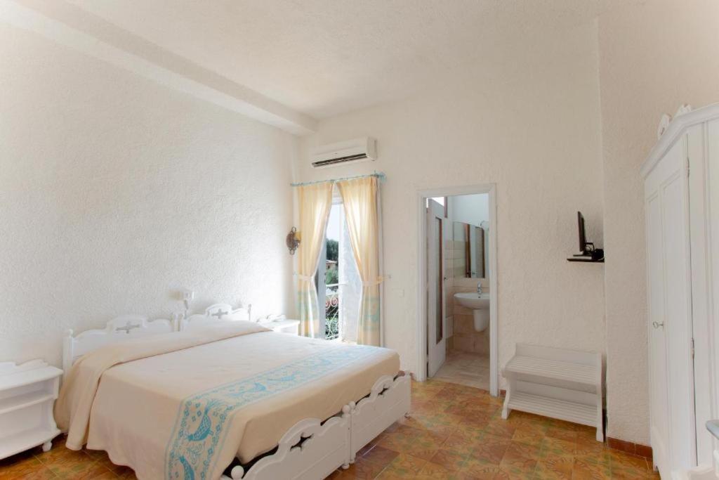 Hotel Al Faro , Spiaggia La Cinta ,San Teodoro San Teodoro (Sardinia)